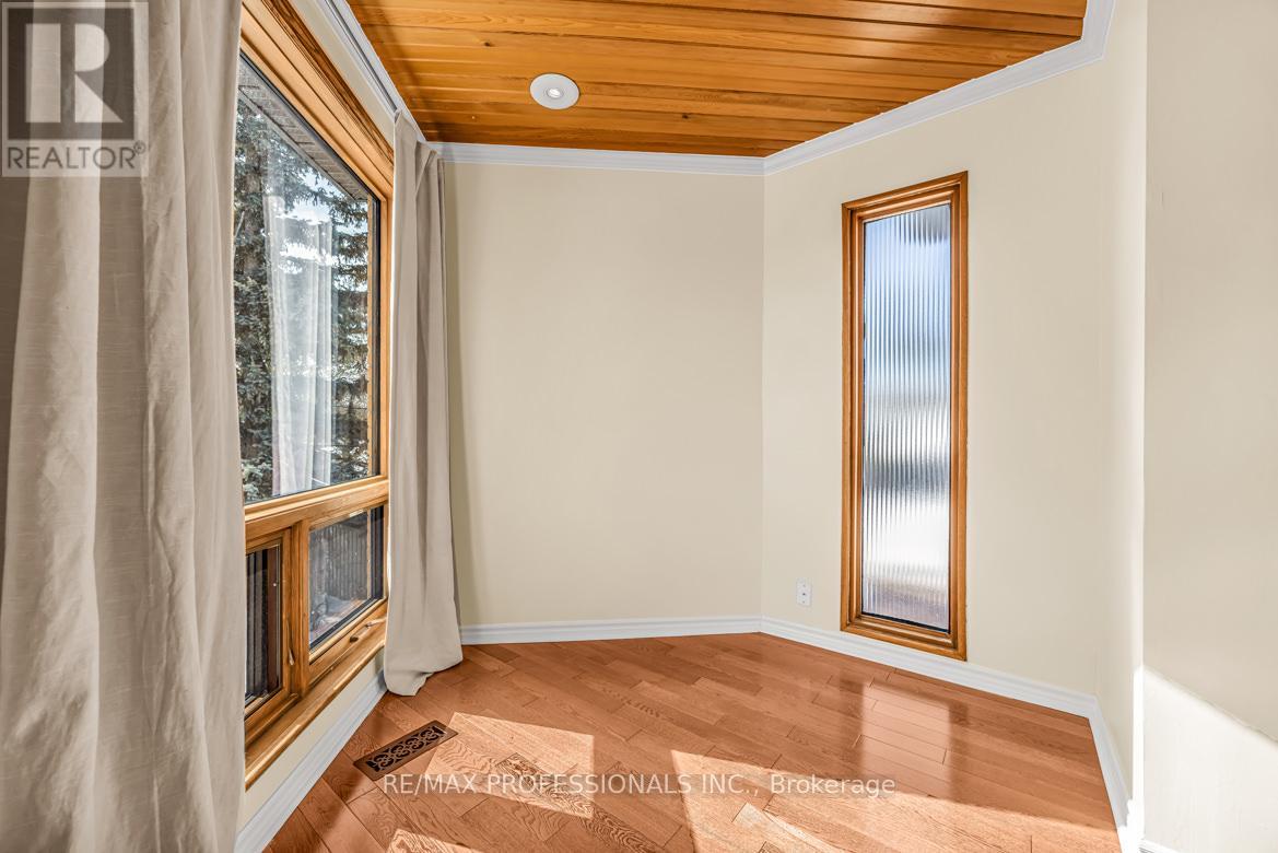 16 WOODPARK ROAD - 28