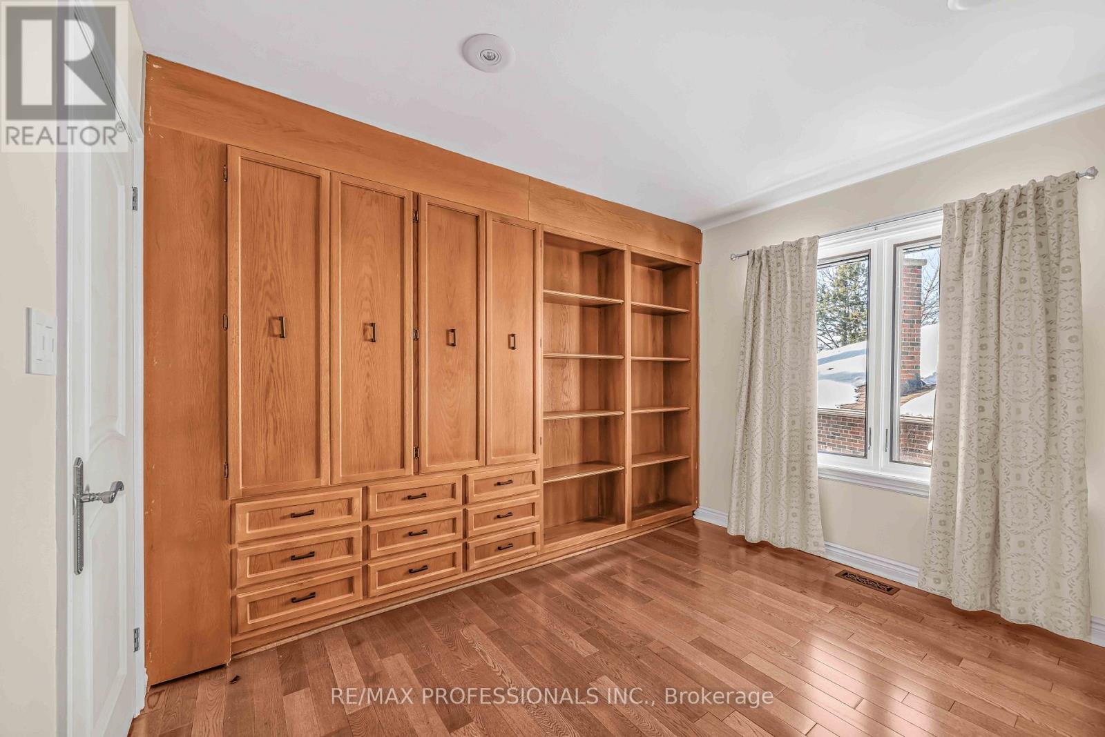 16 WOODPARK ROAD - 31