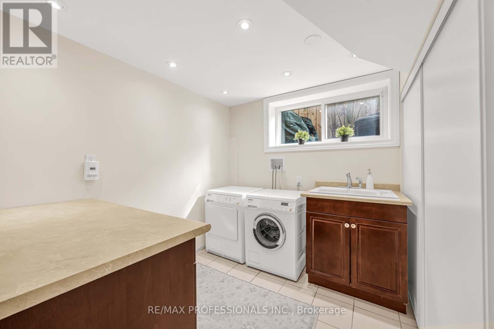 16 WOODPARK ROAD - 37