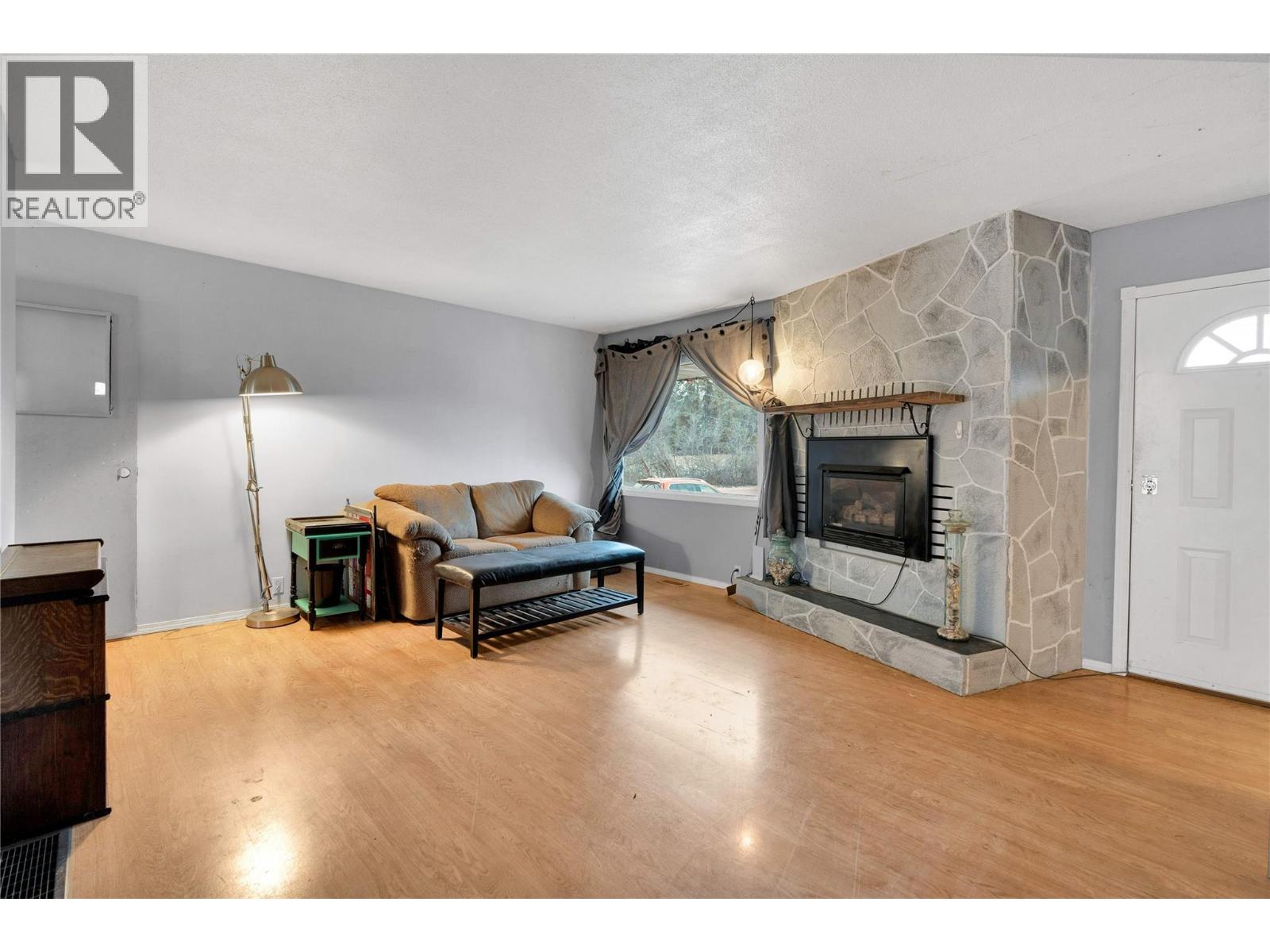 4010 Dodds Road, Armstrong