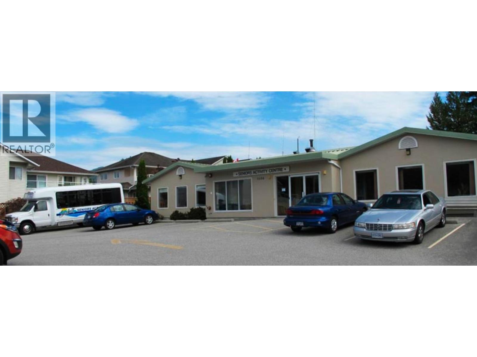 18 5610 TRAIL AVENUE, Sechelt