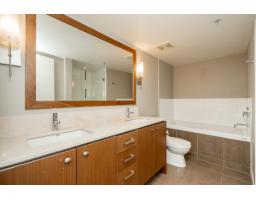 303 2950 King George Boulevard, Surrey, BC V4P0E5 Photo 18
