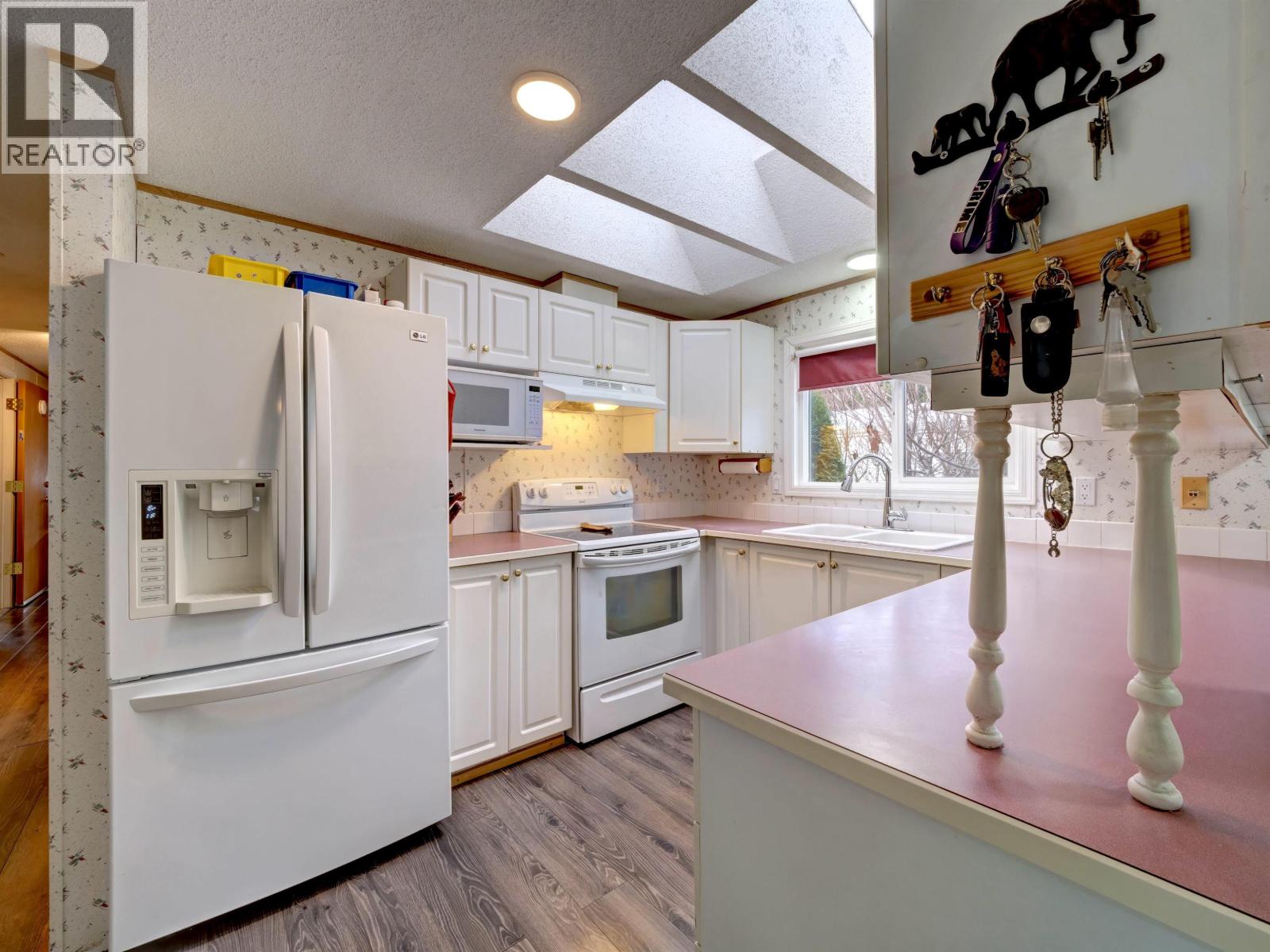 28 5575 MASON ROAD - Photo 4 of 39, Sechelt, British Columbia