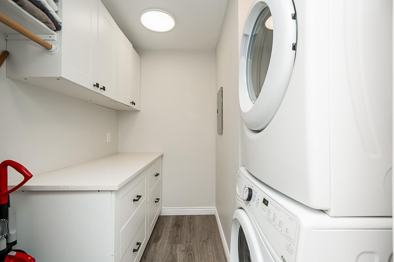 212 15991 THRIFT AVENUE, White Rock