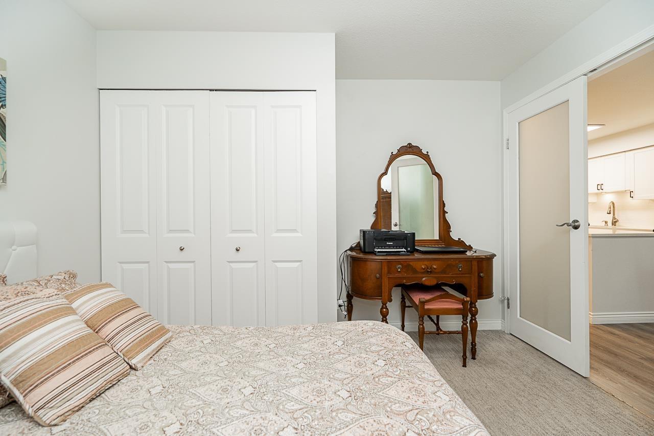 212 15991 THRIFT AVENUE, White Rock