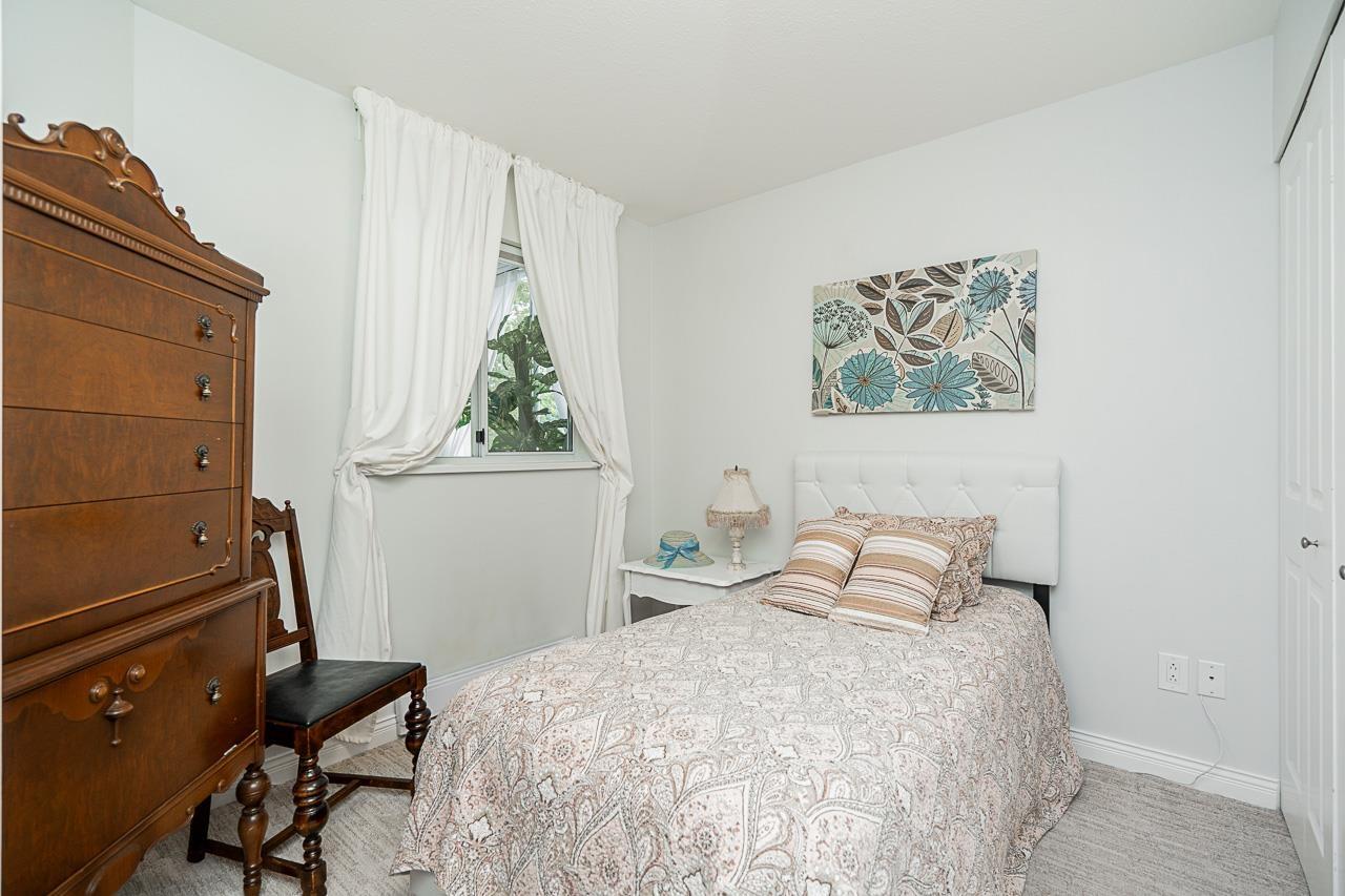 212 15991 THRIFT AVENUE, White Rock