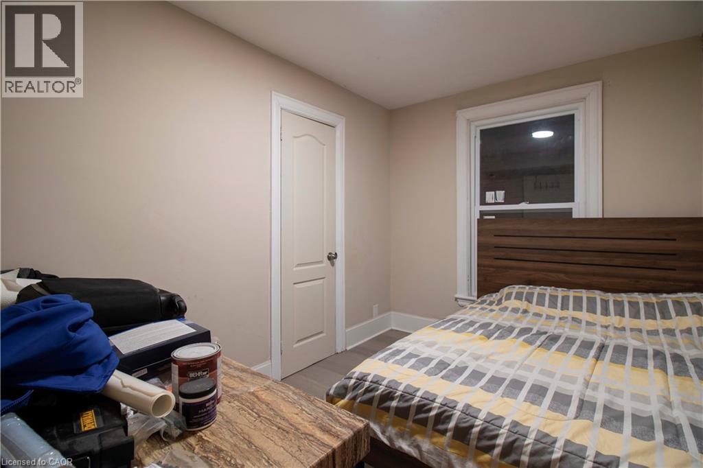 417 KING Street W - 16