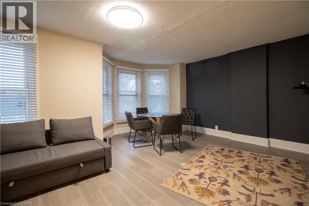 417 KING Street W - 18
