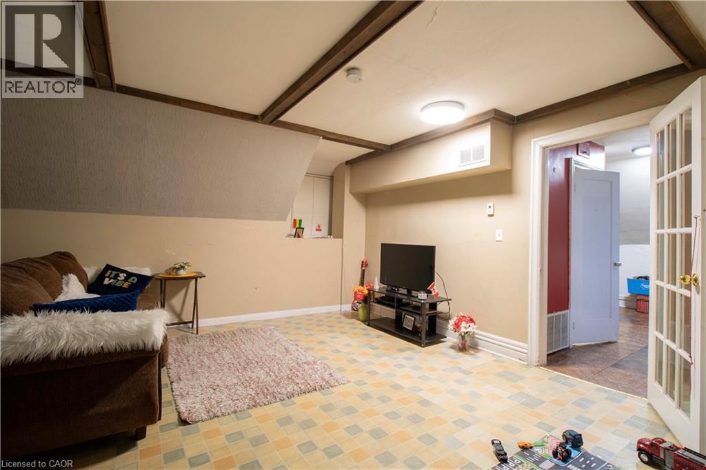 417 KING Street W - 28