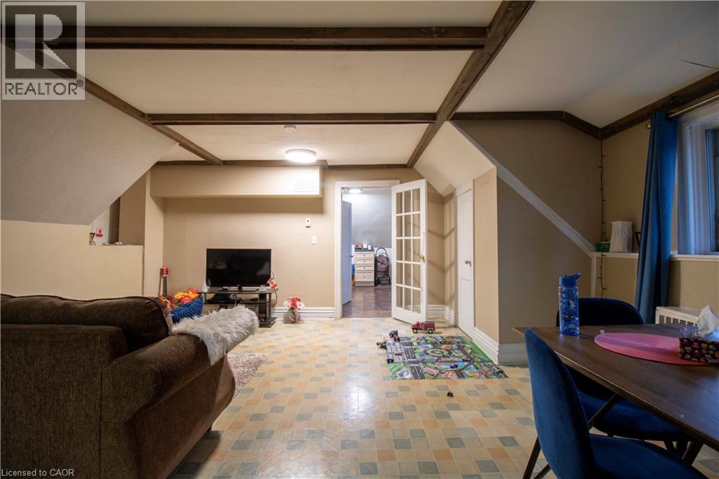 417 KING Street W - 30