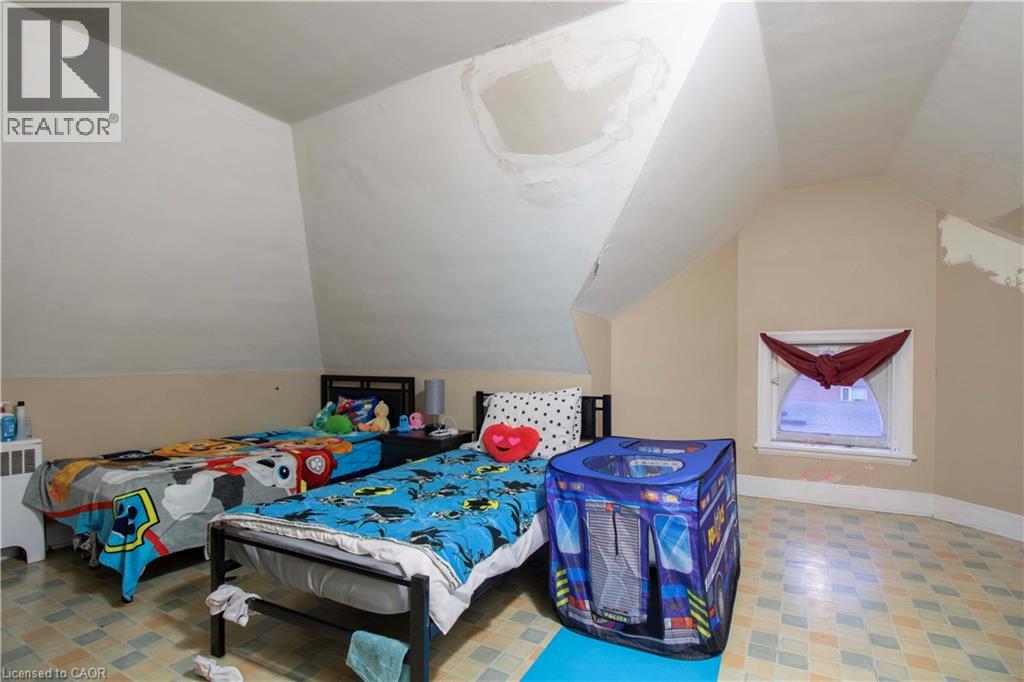 417 KING Street W - 32