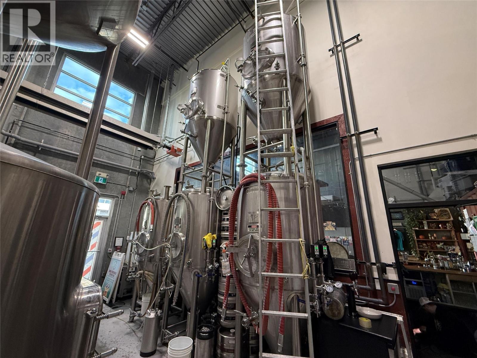 206 & 207 880 Clement Avenue, Kelowna