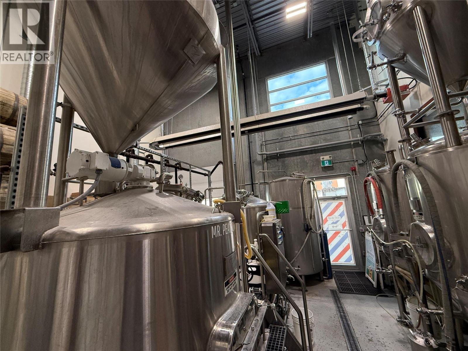 206 & 207 880 Clement Avenue, Kelowna