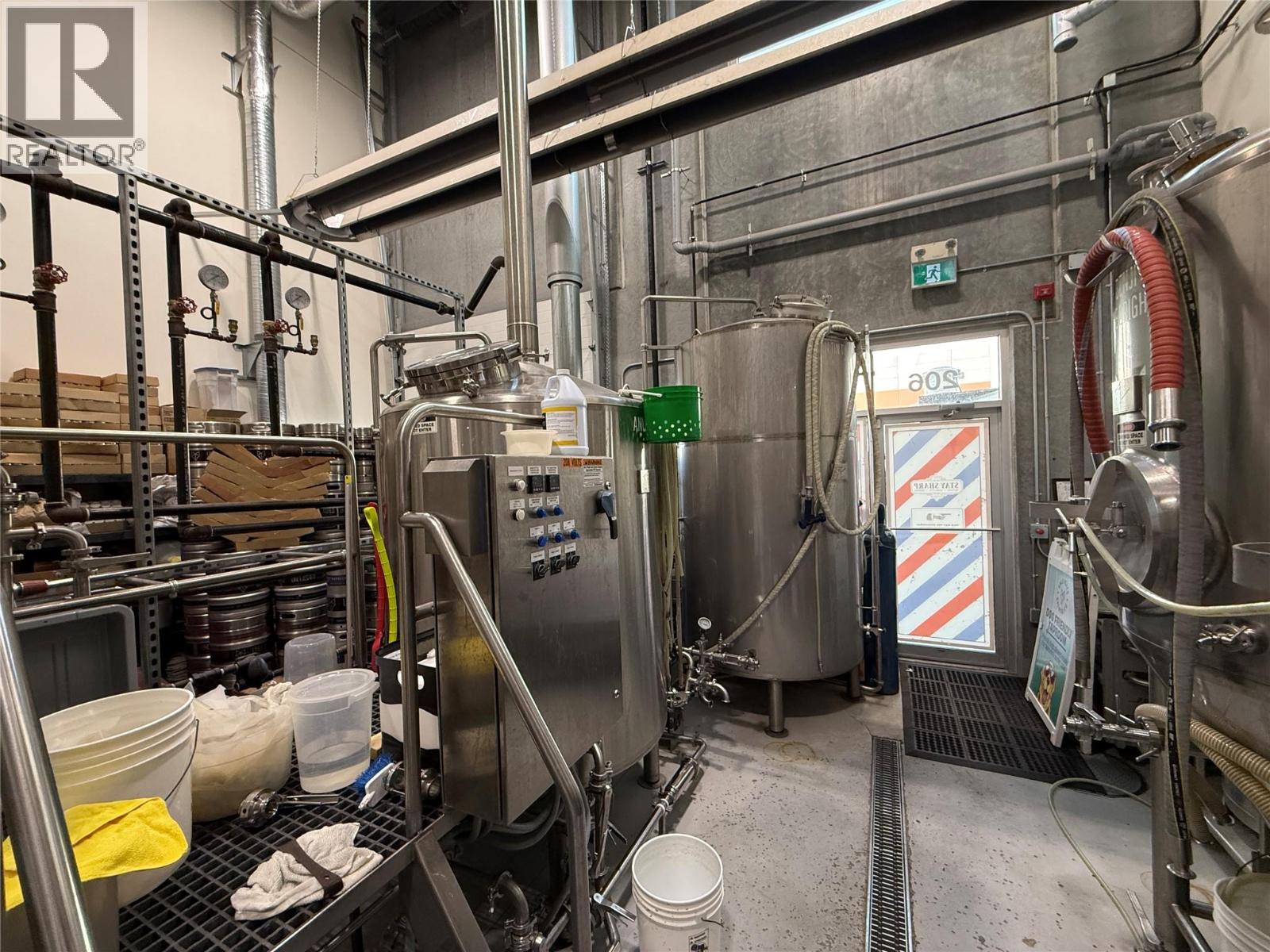 206 & 207 880 Clement Avenue, Kelowna