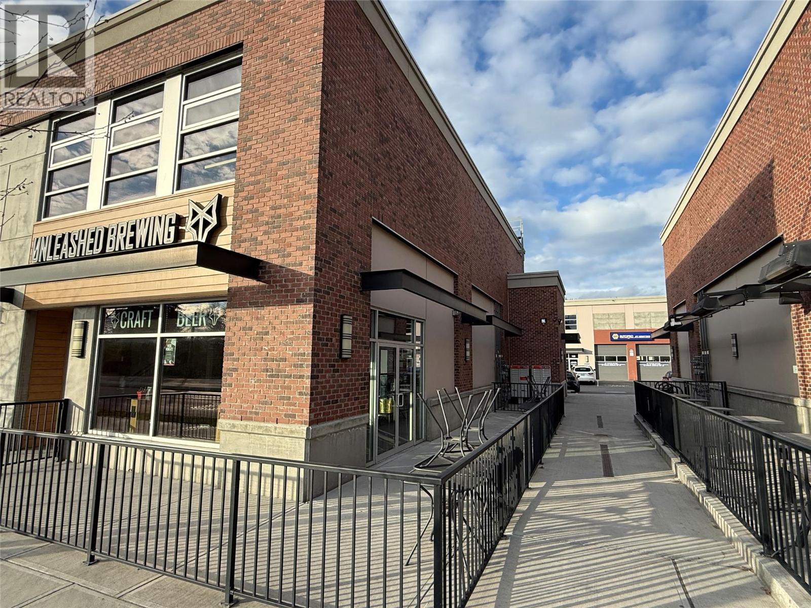 206 & 207 880 Clement Avenue, Kelowna