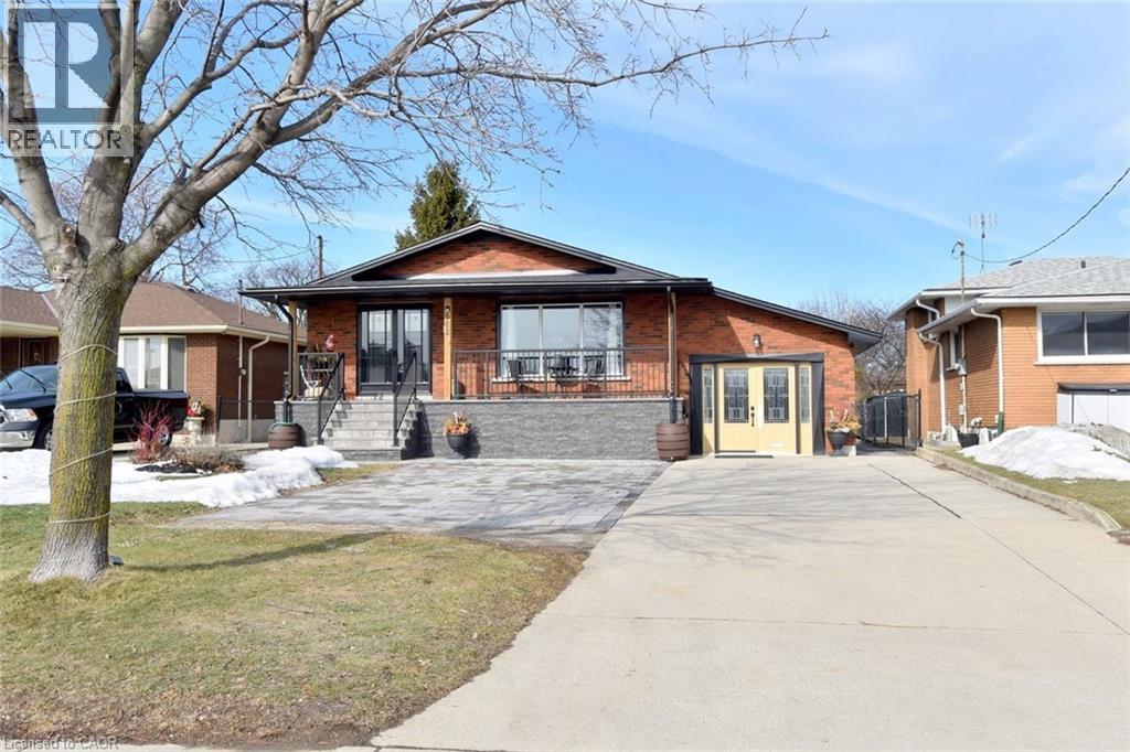 682 W MOHAWK Road W - Main photo, Hamilton, Ontario