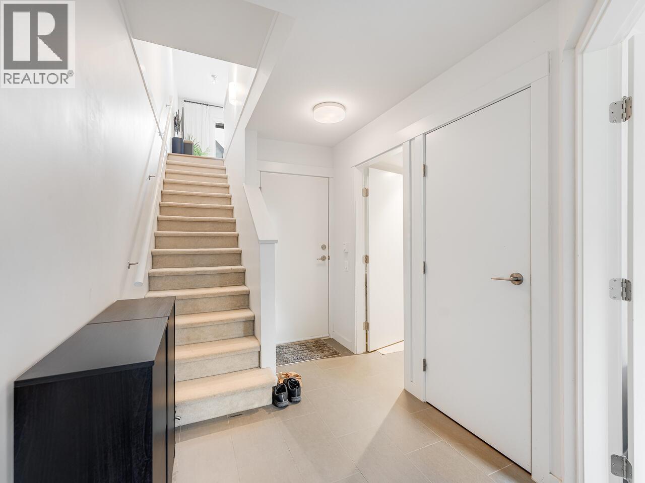 59 2310 RANGER LANE - Photo 3 of 21, Port Coquitlam, British Columbia