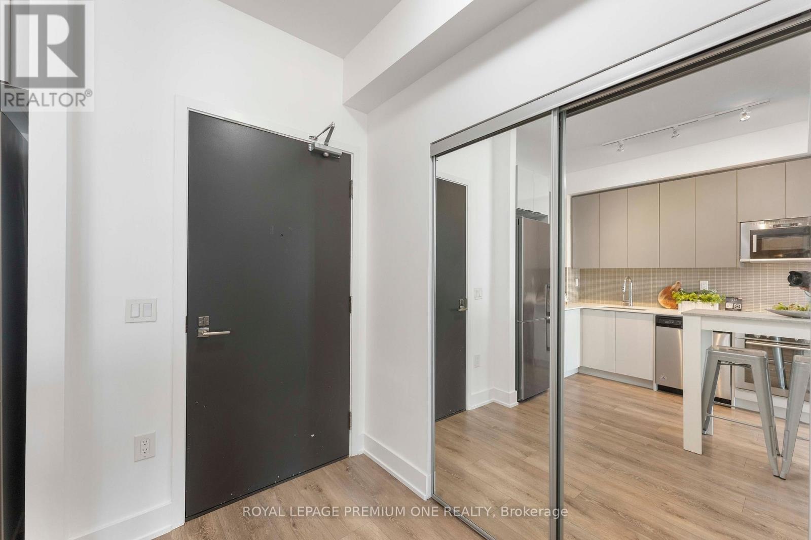 901 - 2908 HIGHWAY 7 ROAD - Photo 2 of 26, Vaughan (Concord), Ontario