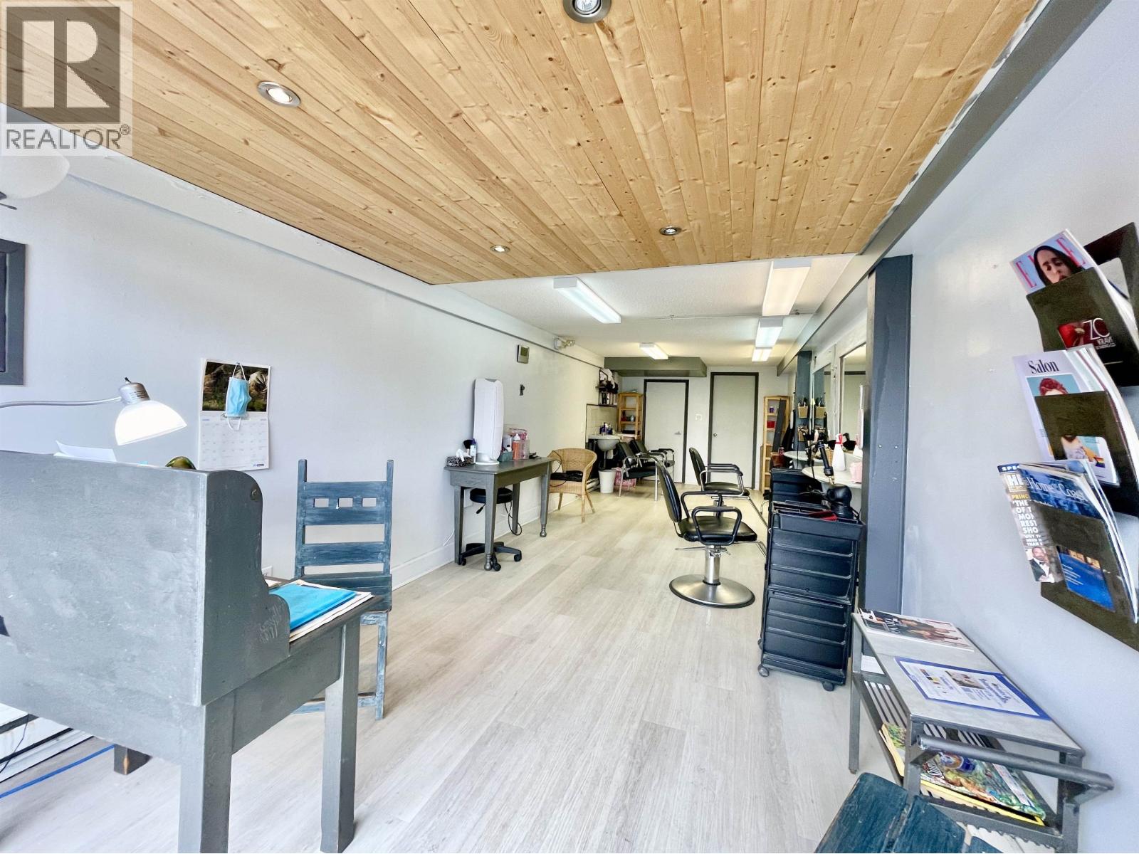 2 851 GIBSONS WAY, Gibsons