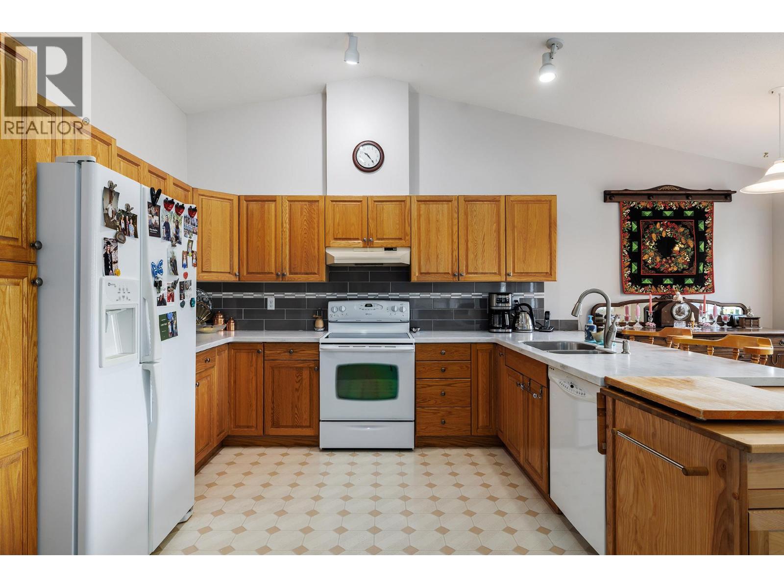 11290 Bond Road Unit# 6, Lake Country