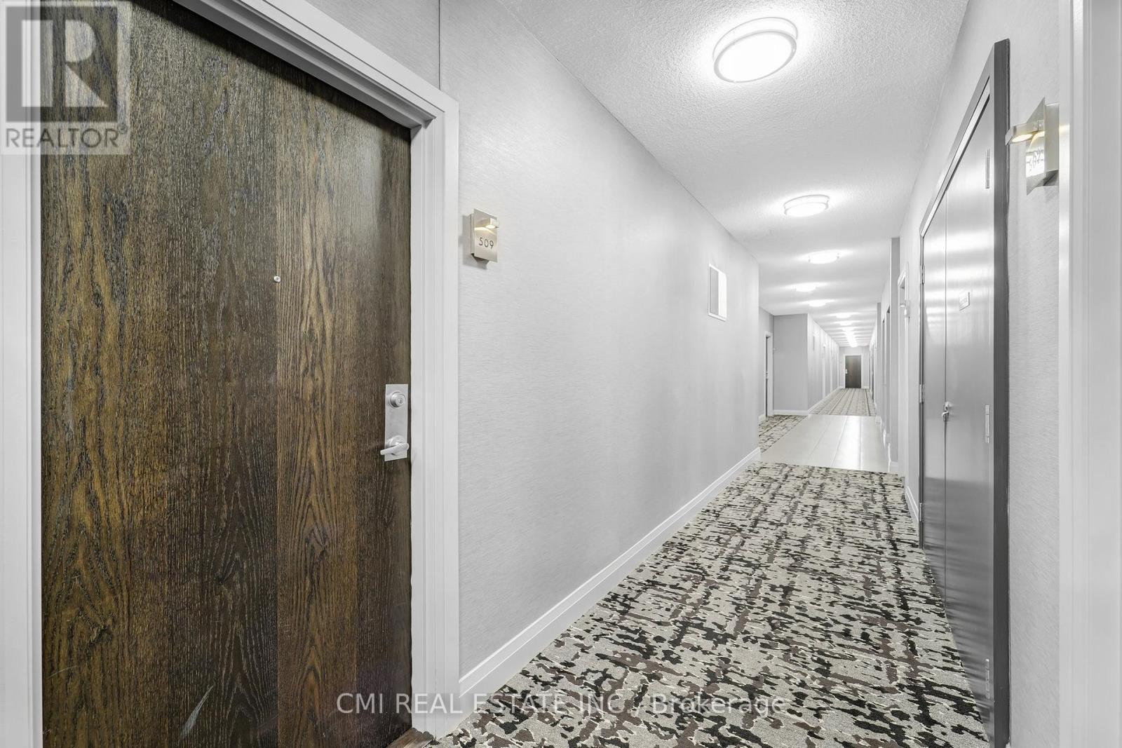 #509 17 KENASTON GARDENS - 23