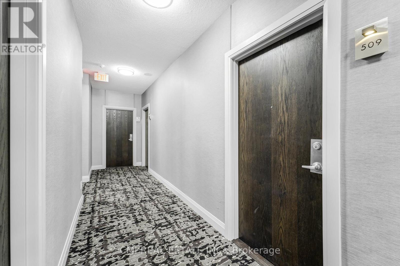 #509 17 KENASTON GARDENS - 24