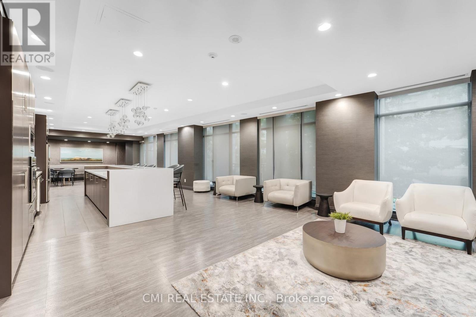 #509 17 KENASTON GARDENS - 28