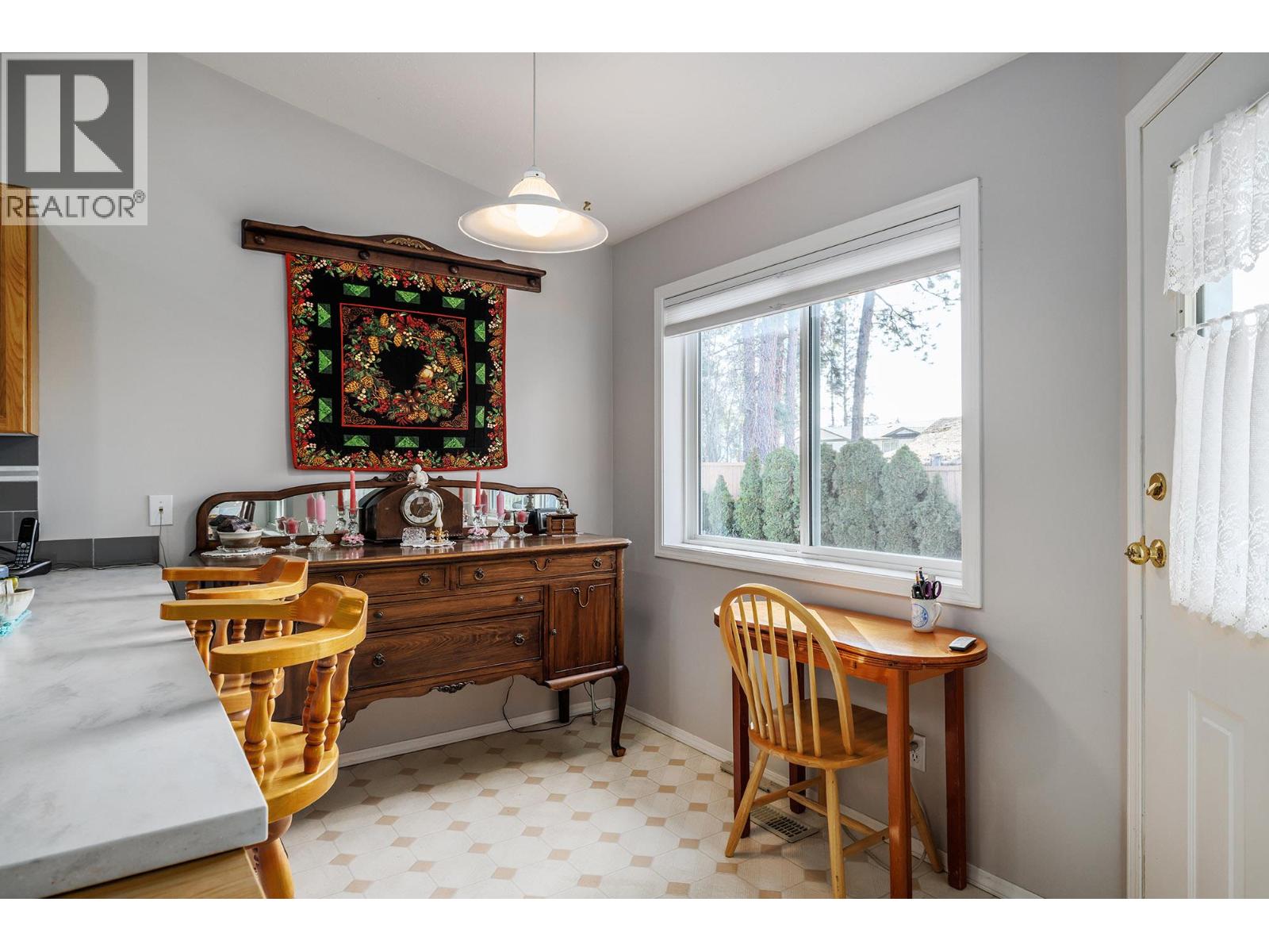 11290 Bond Road Unit# 6, Lake Country