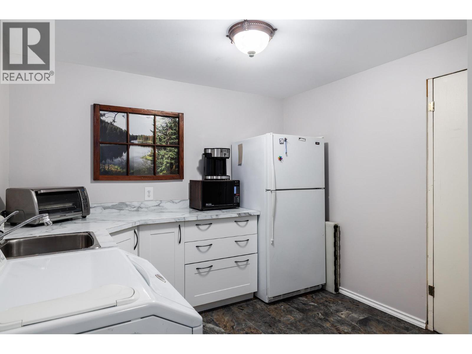 11290 Bond Road Unit# 6, Lake Country