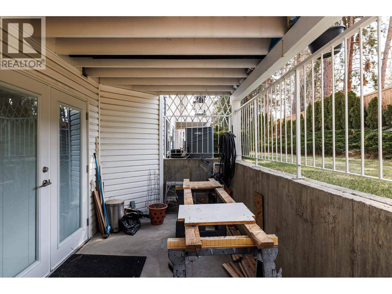 11290 Bond Road Unit# 6, Lake Country