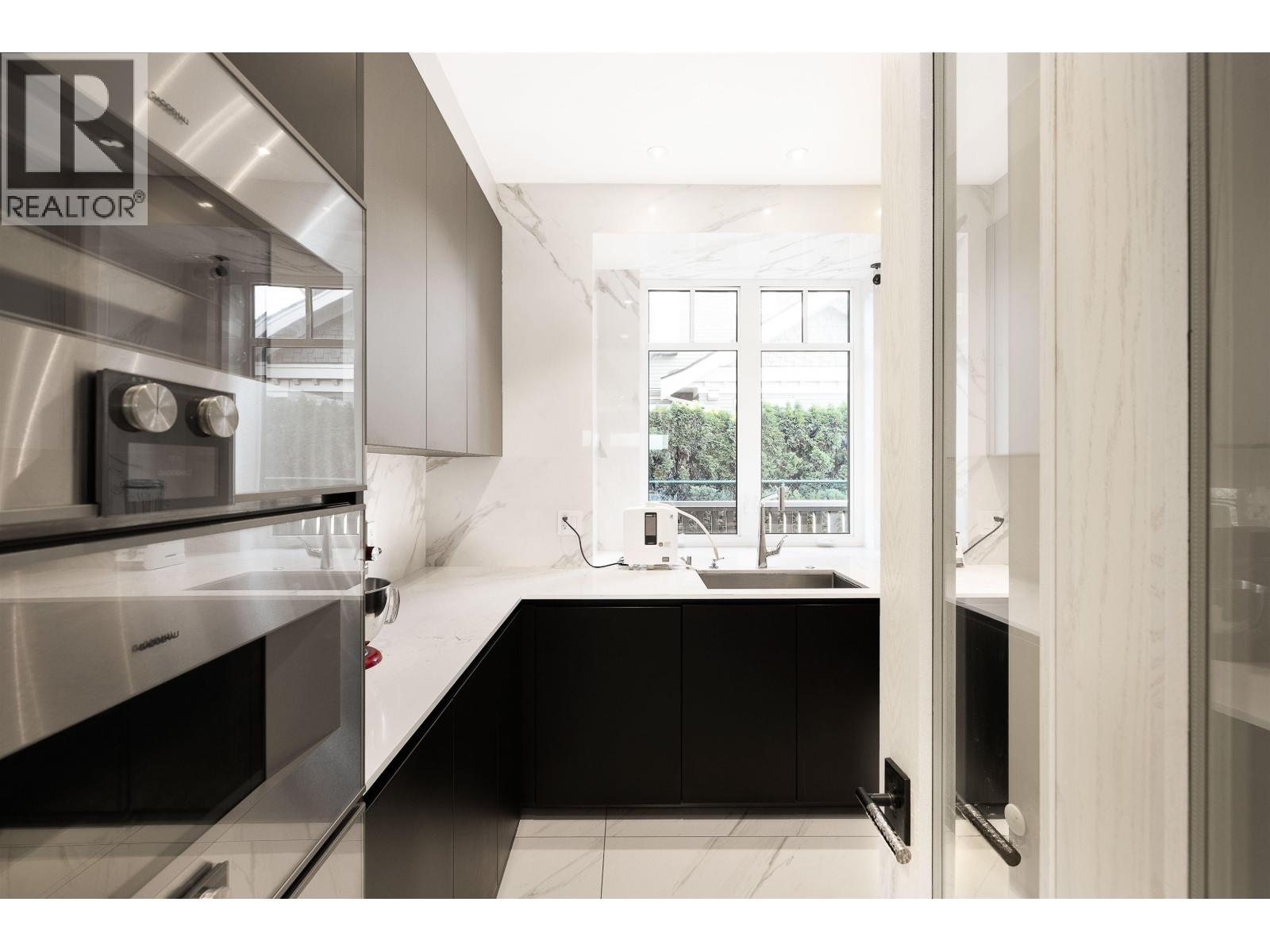 1239 W 40TH AVENUE, Vancouver