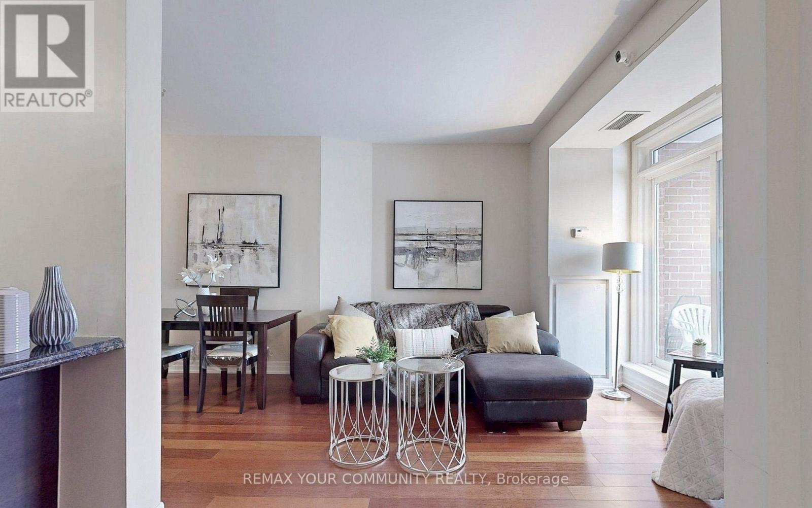 #205 15450 YONGE STREET - 12