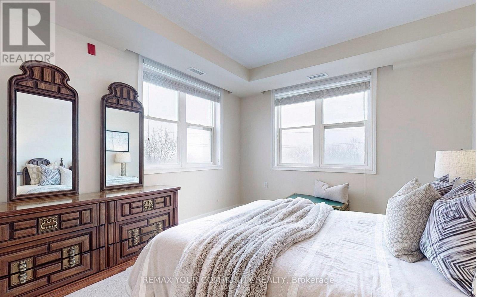 #205 15450 YONGE STREET - 19