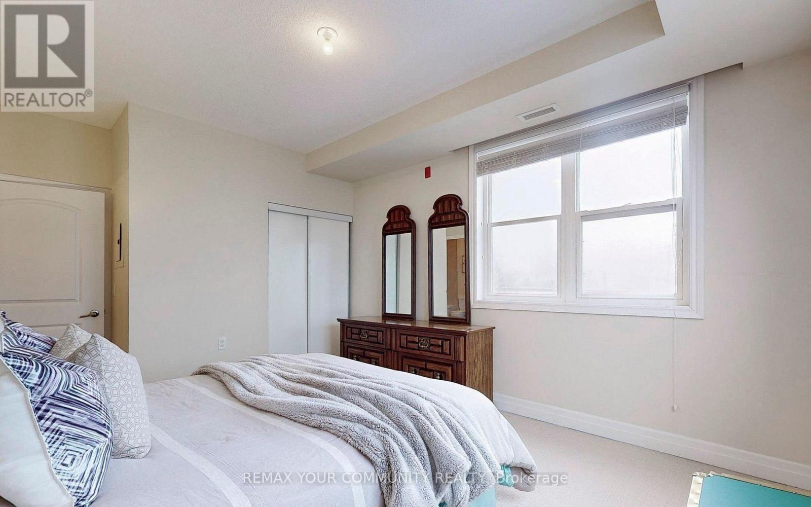 #205 15450 YONGE STREET - 20