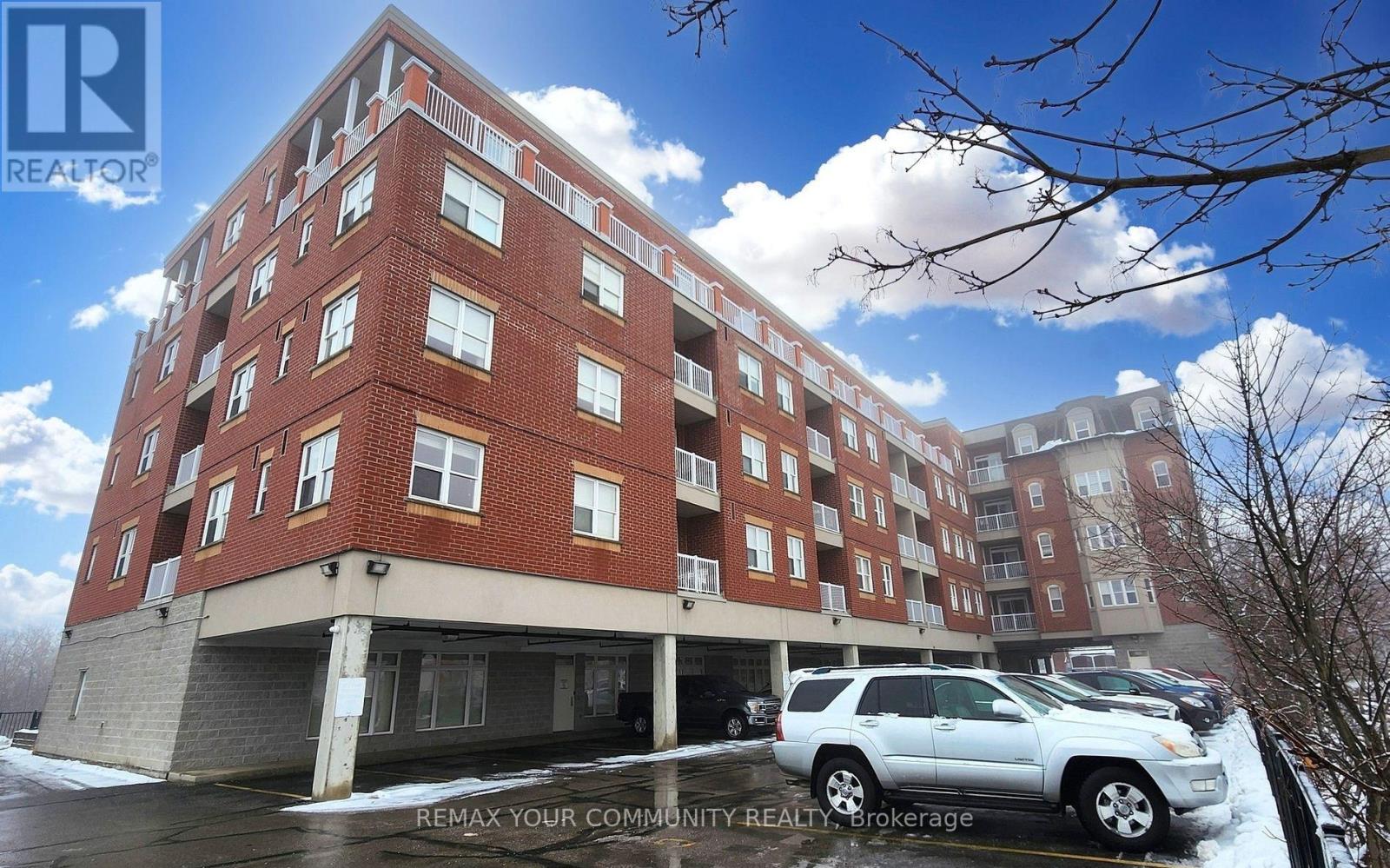 #205 15450 YONGE STREET - 33