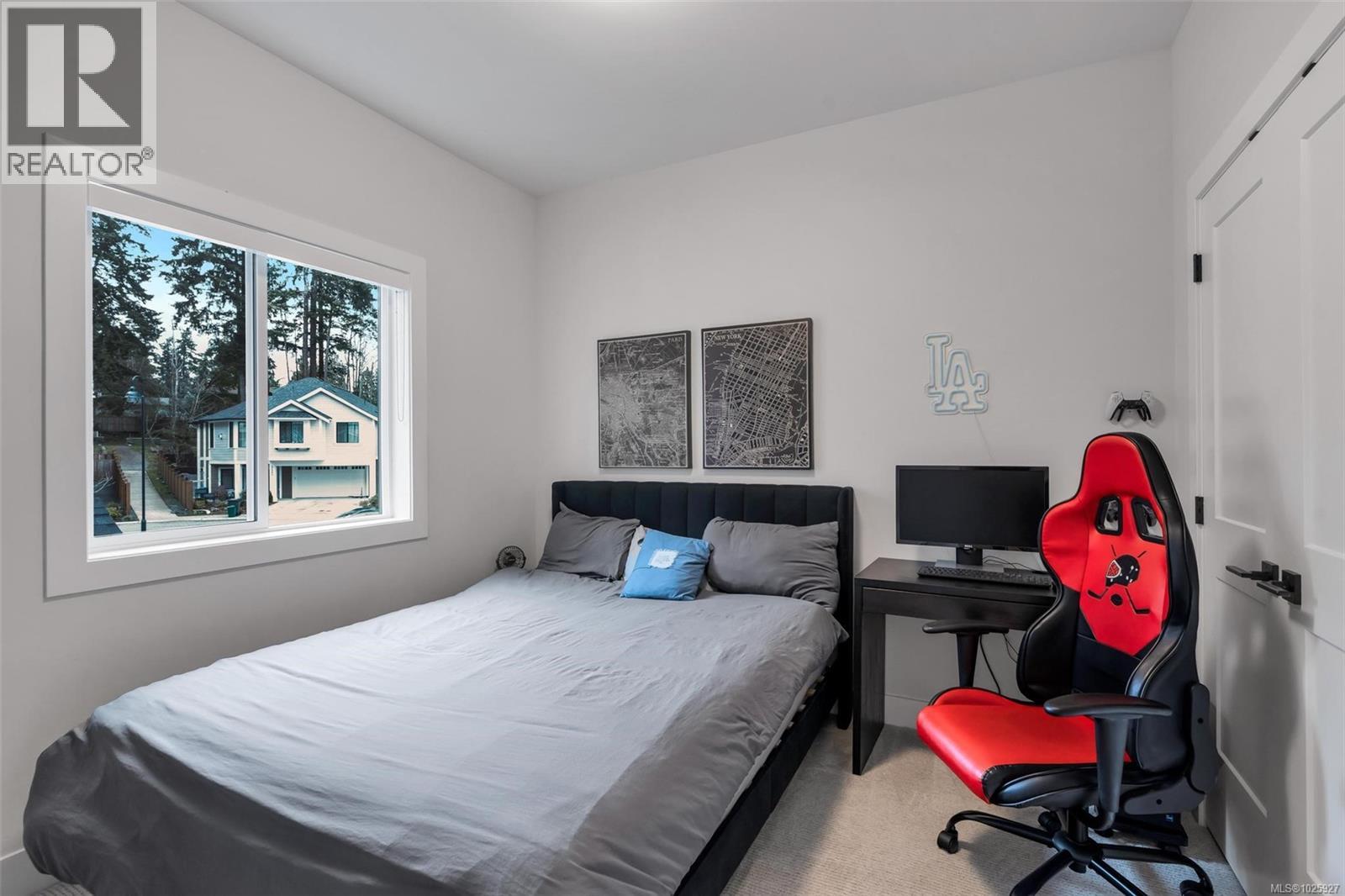 3475 TRUMPETER ST - 20