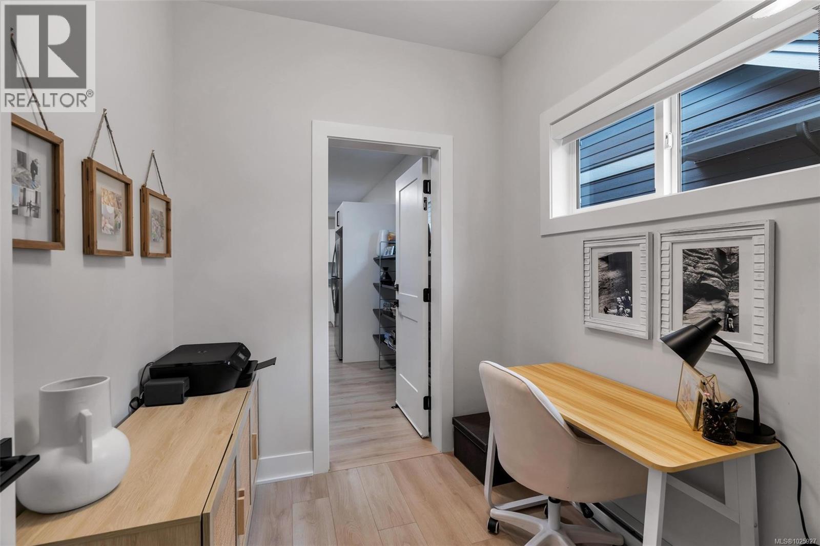 3475 TRUMPETER ST - 23