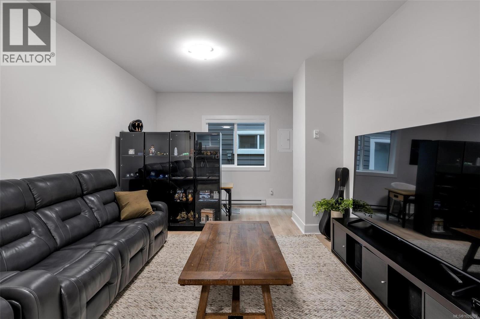 3475 TRUMPETER ST - 25