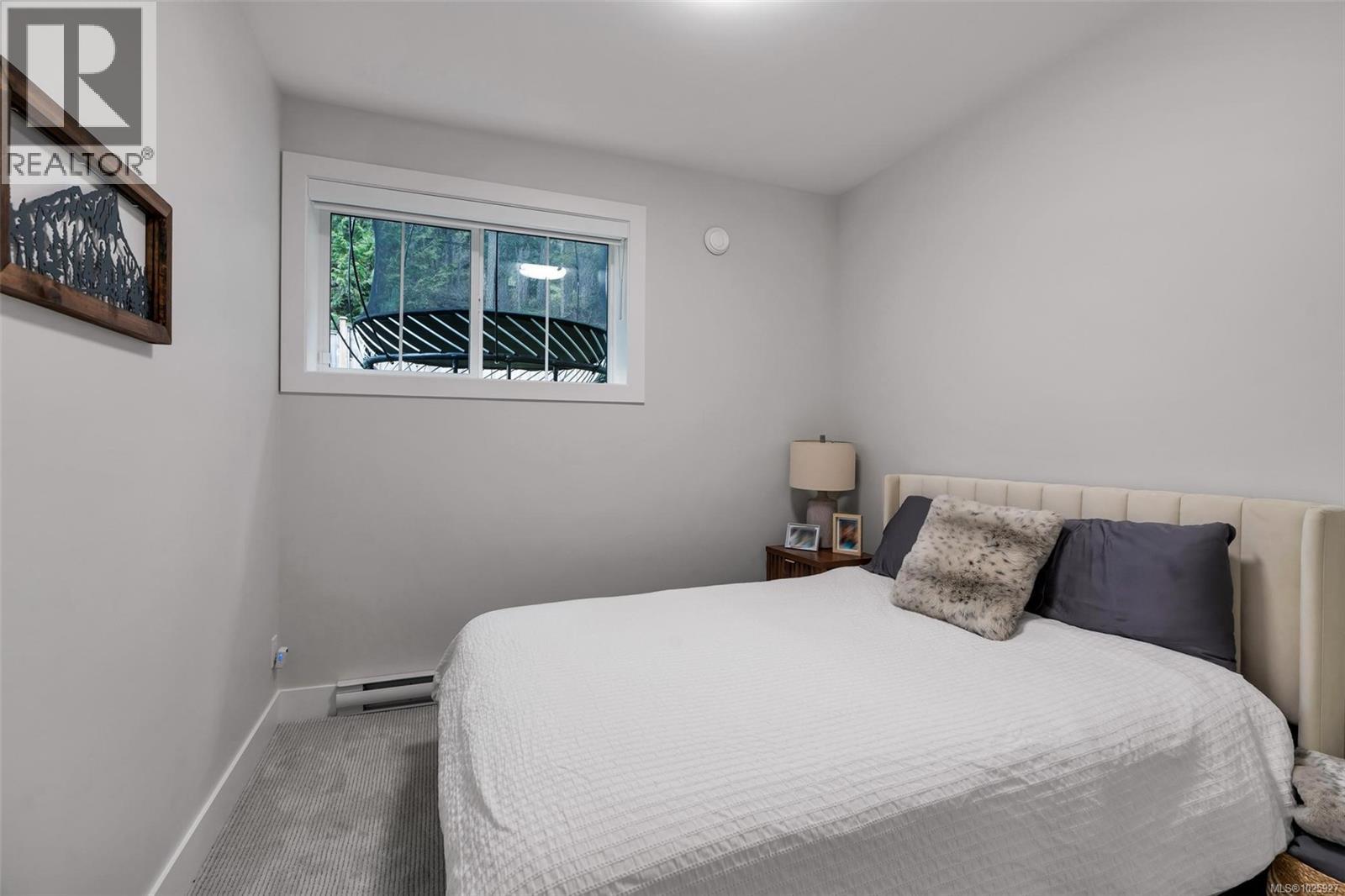 3475 TRUMPETER ST - 30