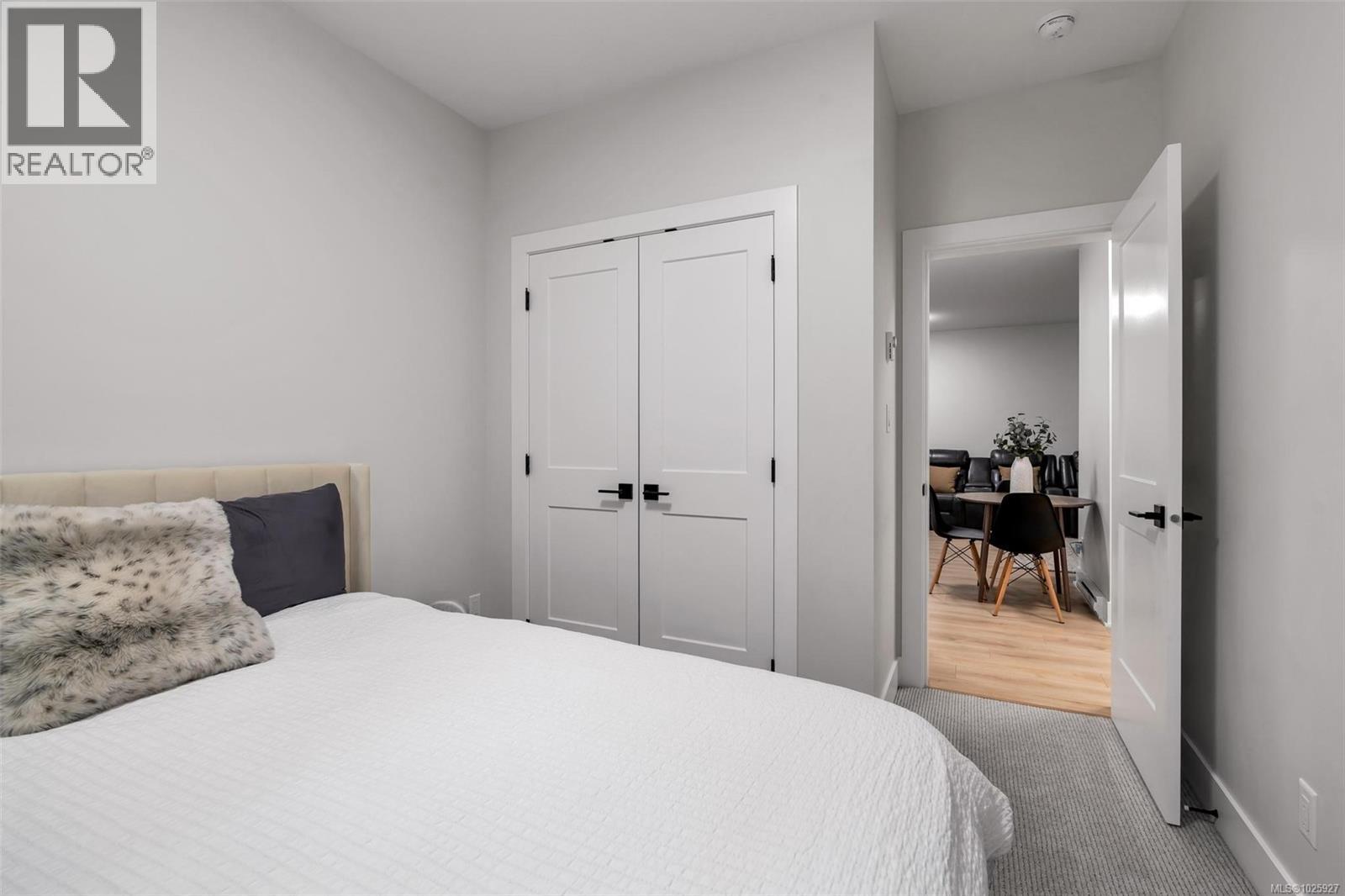 3475 TRUMPETER ST - 31