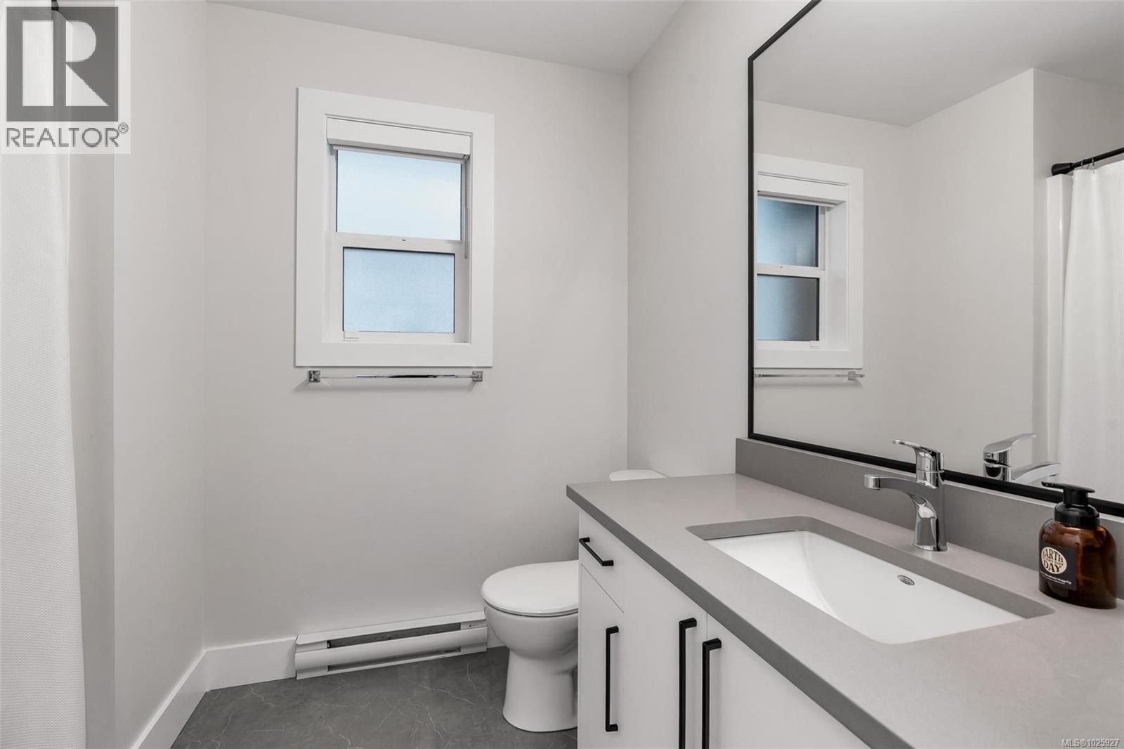 3475 TRUMPETER ST - 33