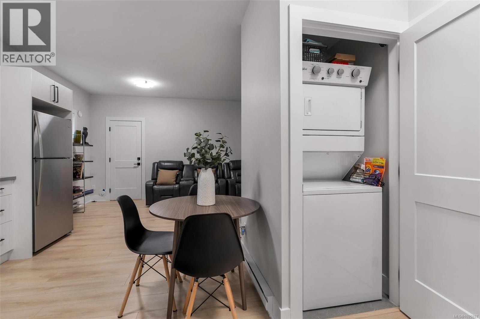 3475 TRUMPETER ST - 34