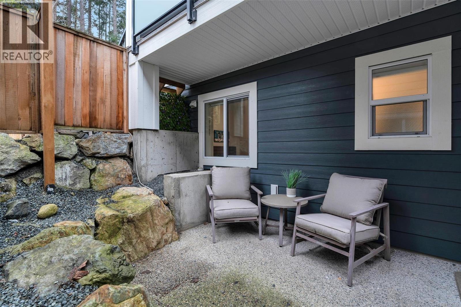 3475 TRUMPETER ST - 36