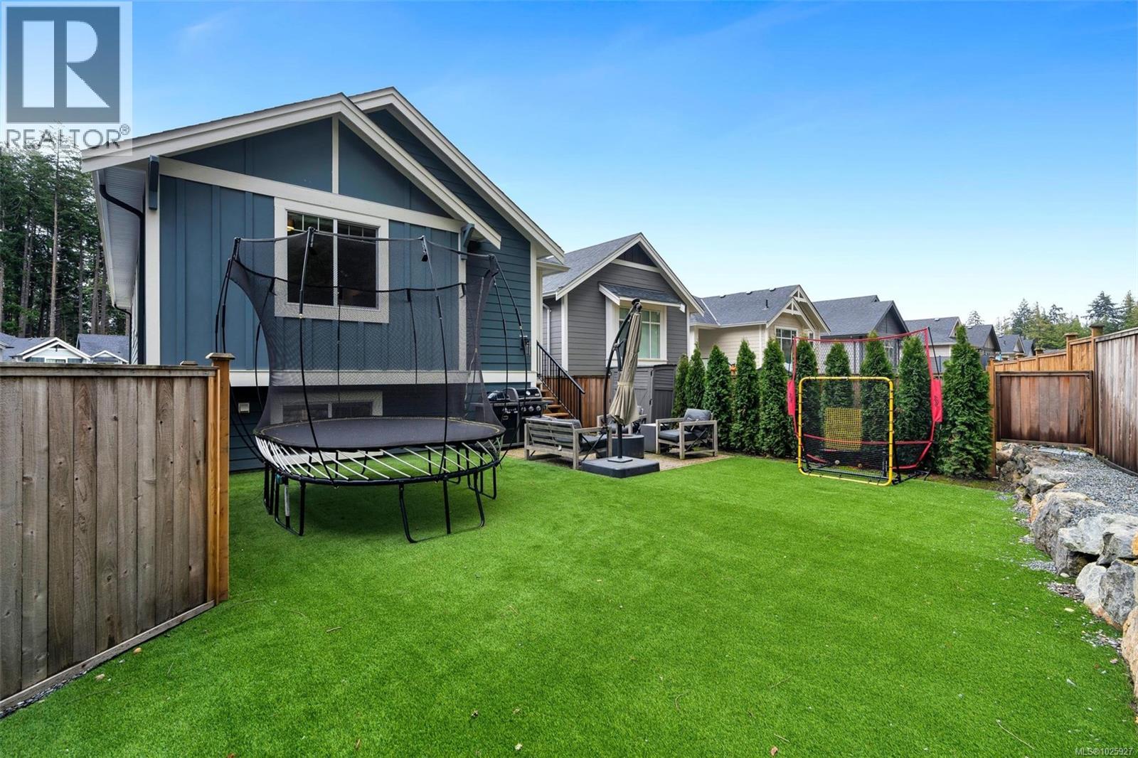 3475 TRUMPETER ST - 38