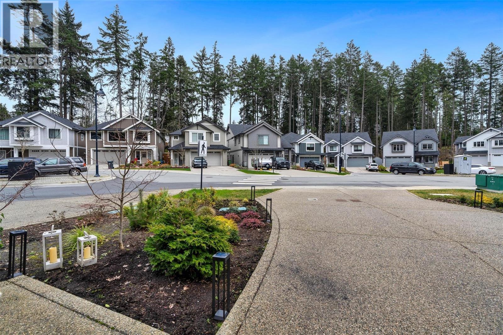 3475 TRUMPETER ST - 40