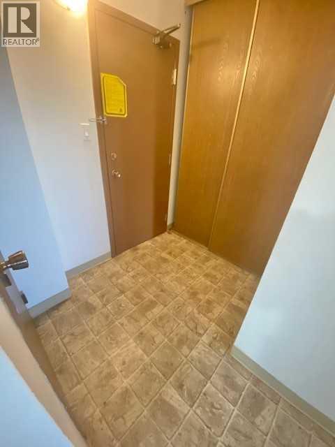 423, 21 Berkeley Place W - Photo 3 of 10, Lethbridge, Alberta