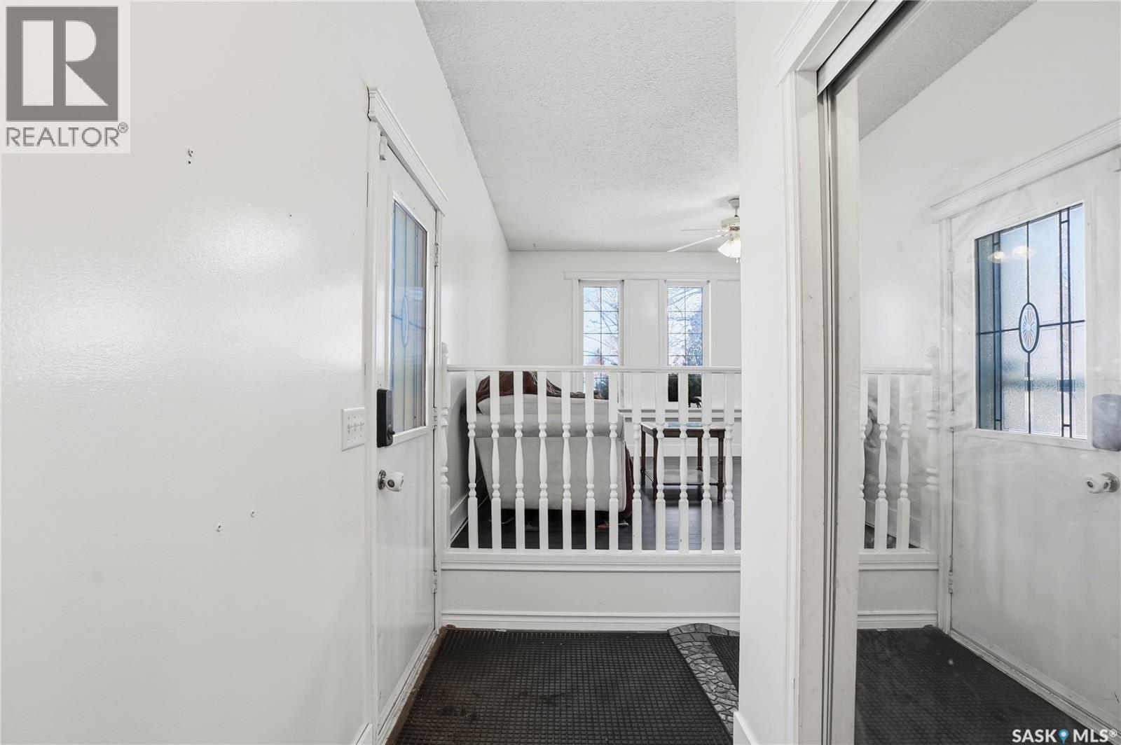 542 KELLOUGH ROAD - Photo 4 of 49, Saskatoon, Saskatchewan