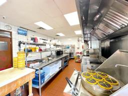 885 Henderson Highway, Winnipeg, MB R2K2L8 Photo 12