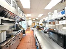 885 Henderson Highway, Winnipeg, MB R2K2L8 Photo 10
