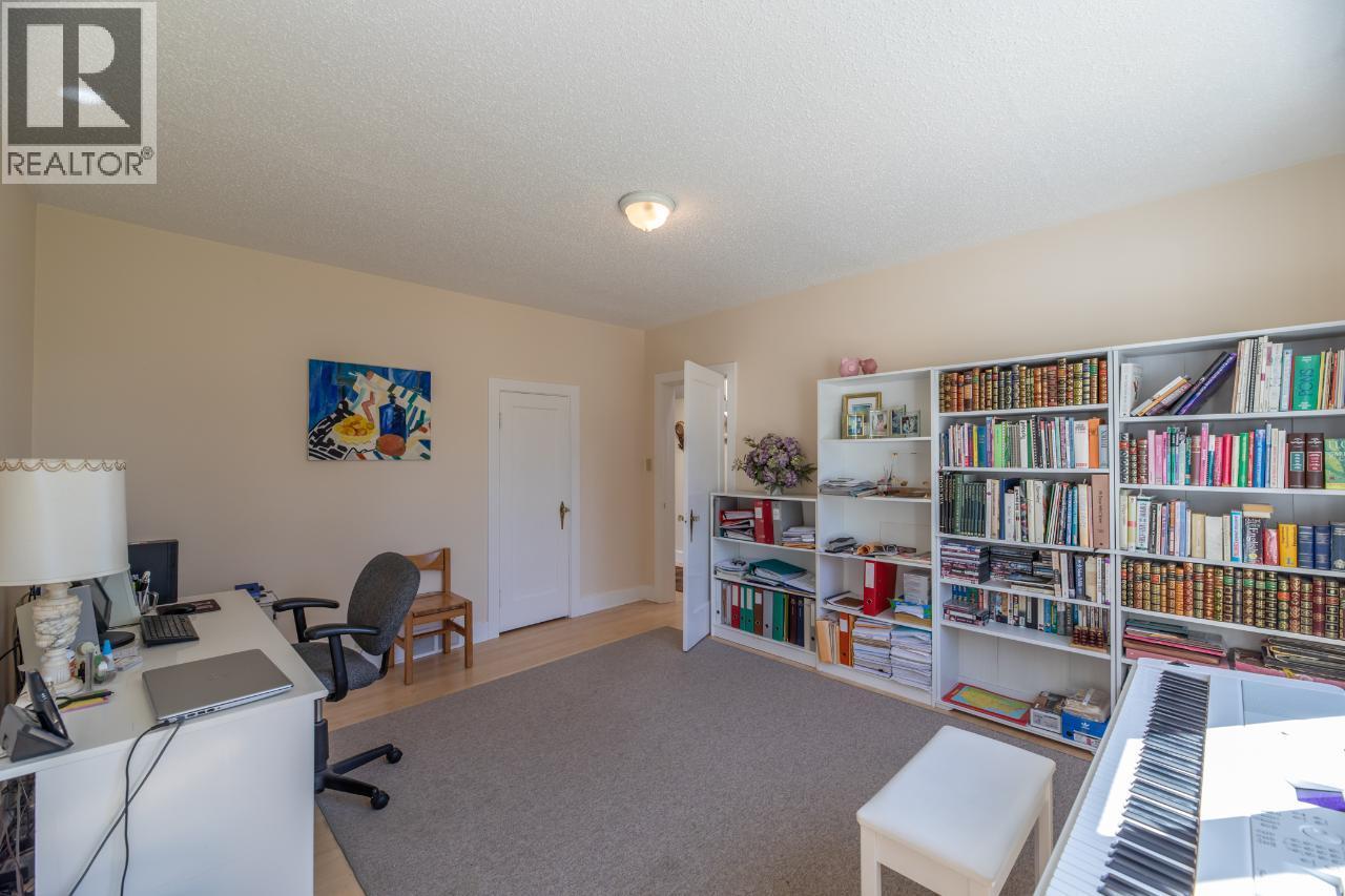 4910 GARTRELL Road, Summerland